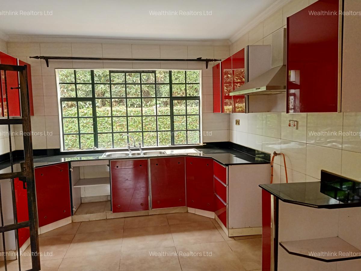 4 Bed Townhouse with En Suite at Runda Palm - 6