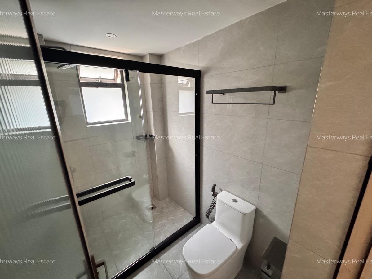 3 Bed Apartment with En Suite in Riverside - 10