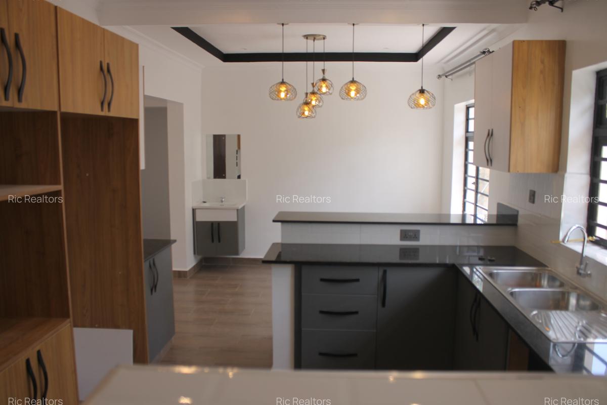 3 Bed House with En Suite at Merisho Road - 10