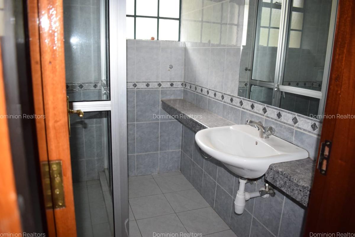 4 Bed Townhouse with En Suite at Brookside Gardens - 10