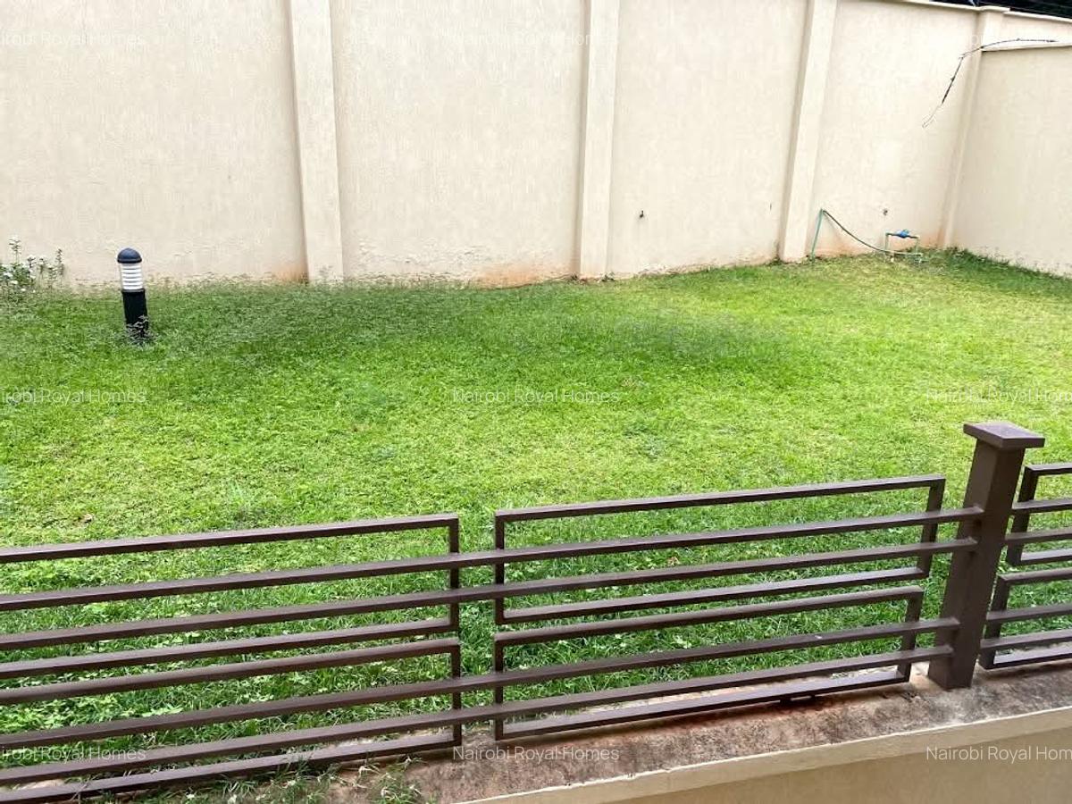 5 Bed Townhouse with En Suite at Lavington Green - 4