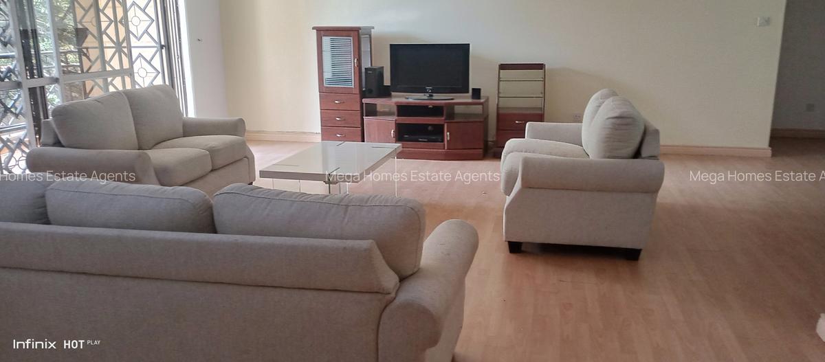 Serviced 3 Bed Apartment with En Suite at Brookside Drive - 4