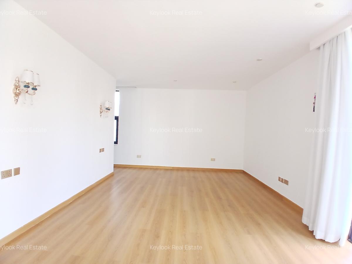 5 Bed Townhouse with En Suite at Lavington Green - 5