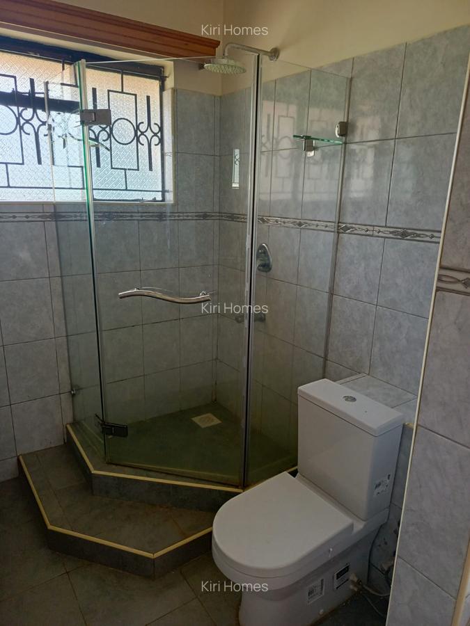5 Bed Townhouse with En Suite in Nyari - 6