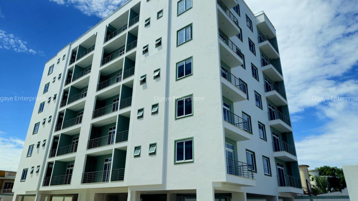 2 Bed Apartment with En Suite at Off Links Road - 1
