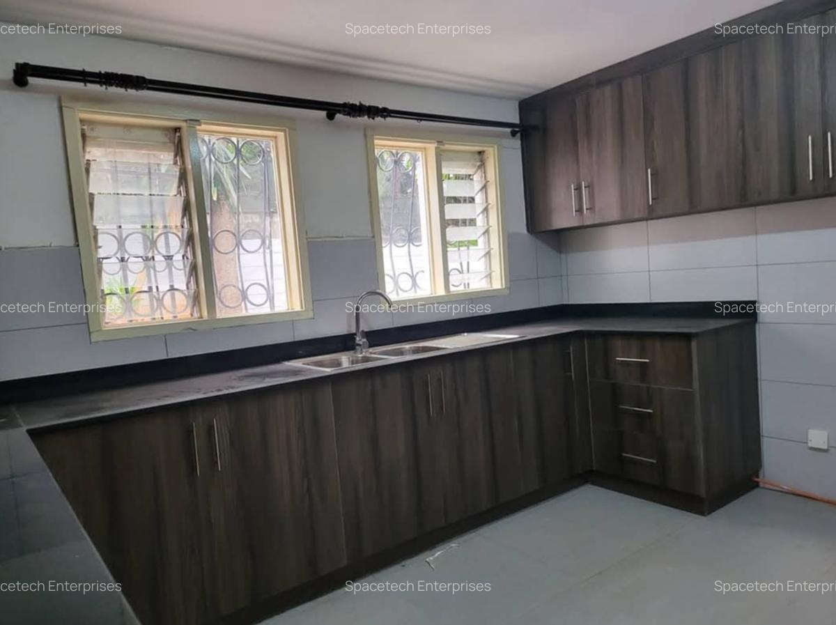 4 Bed House with Staff Quarters in Hill View - 5