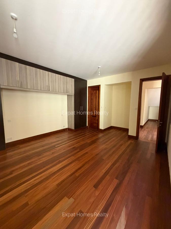 5 Bed Townhouse with En Suite in Lavington - 7