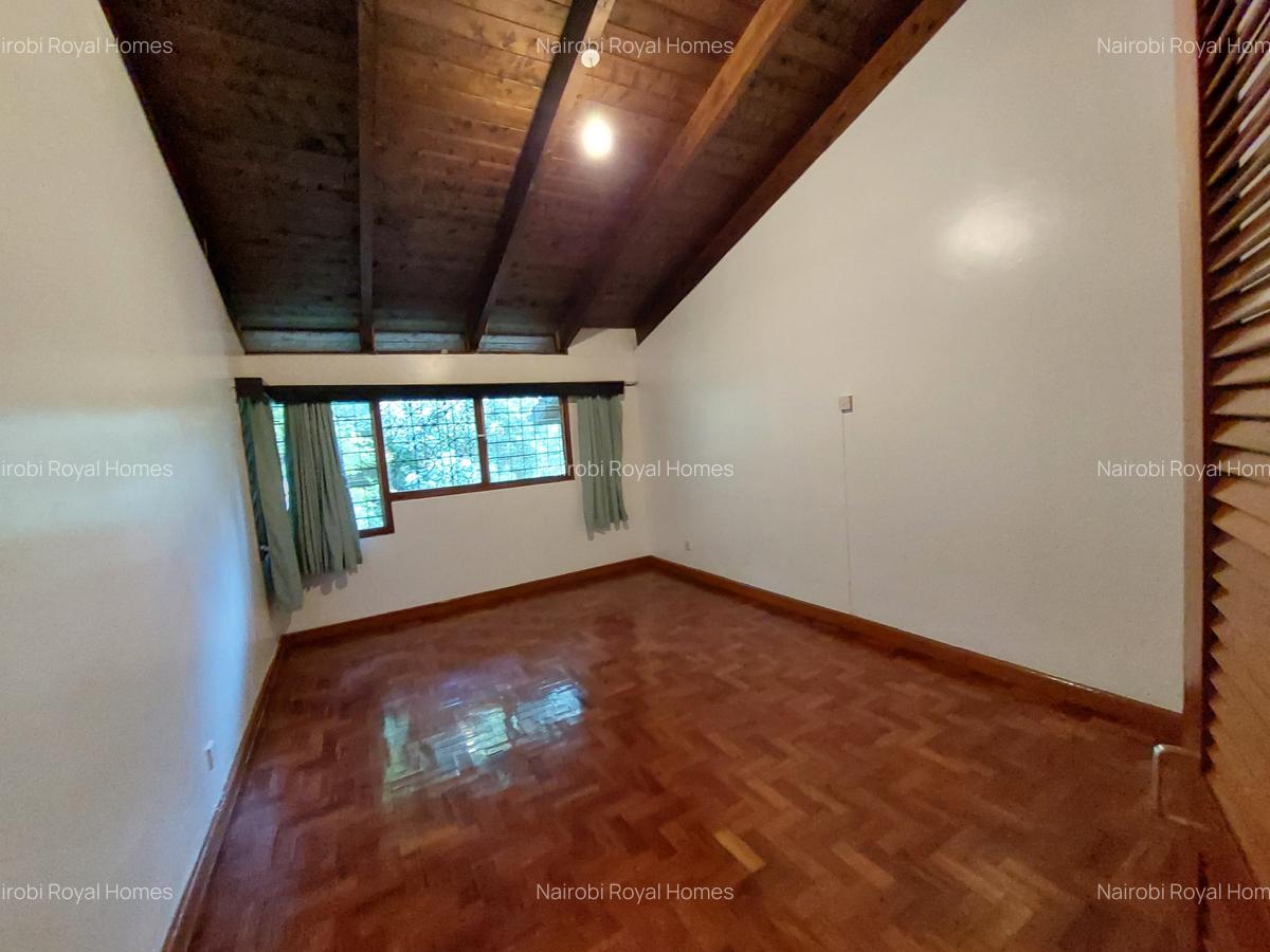 4 Bed House with En Suite at Lake View - 15