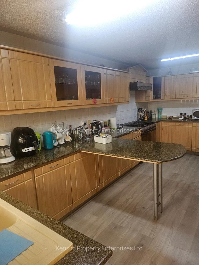 4 Bed Townhouse with En Suite in Lavington - 14