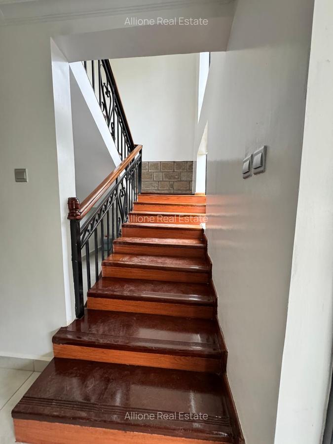 5 Bed Townhouse at Near Galleria Mall - 8