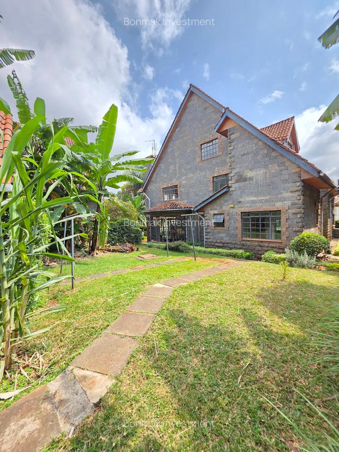 5 Bed Townhouse with En Suite at Lavington Green - 4