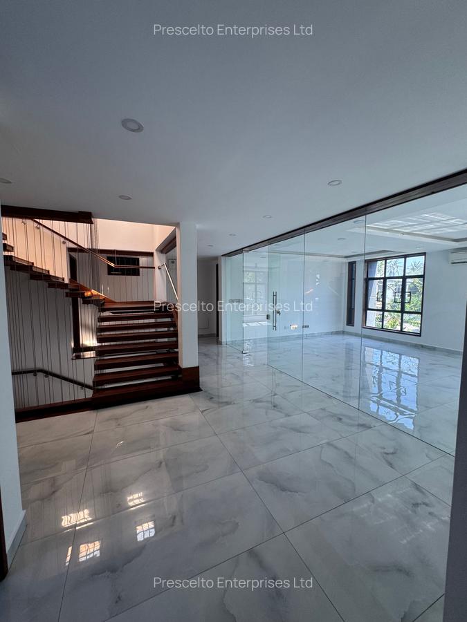 4 Bed Townhouse with En Suite at Nyali - 17