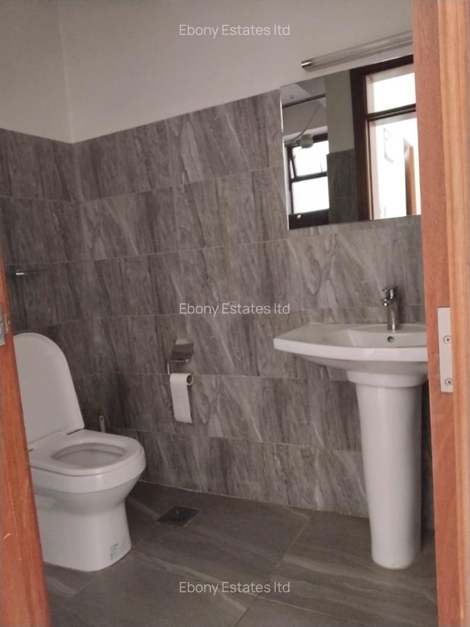Bedsitter in Lavington - 5