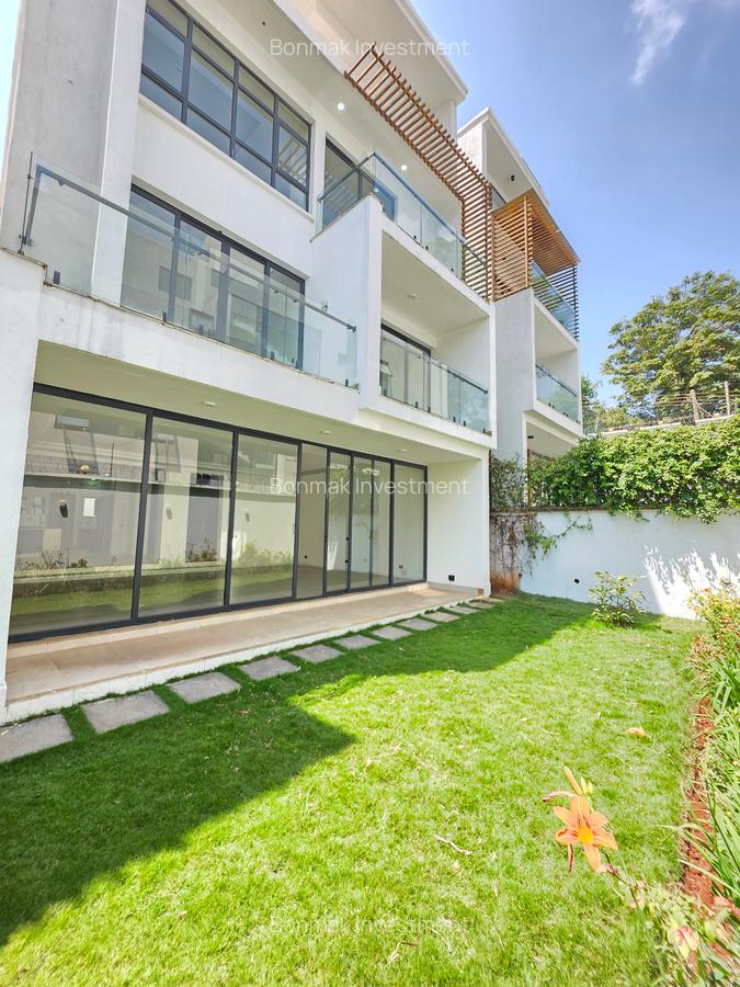 5 Bed Townhouse with En Suite at Lavington Green - 2