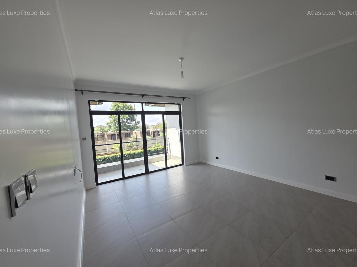 5 Bed Townhouse with En Suite at New Runda - 10
