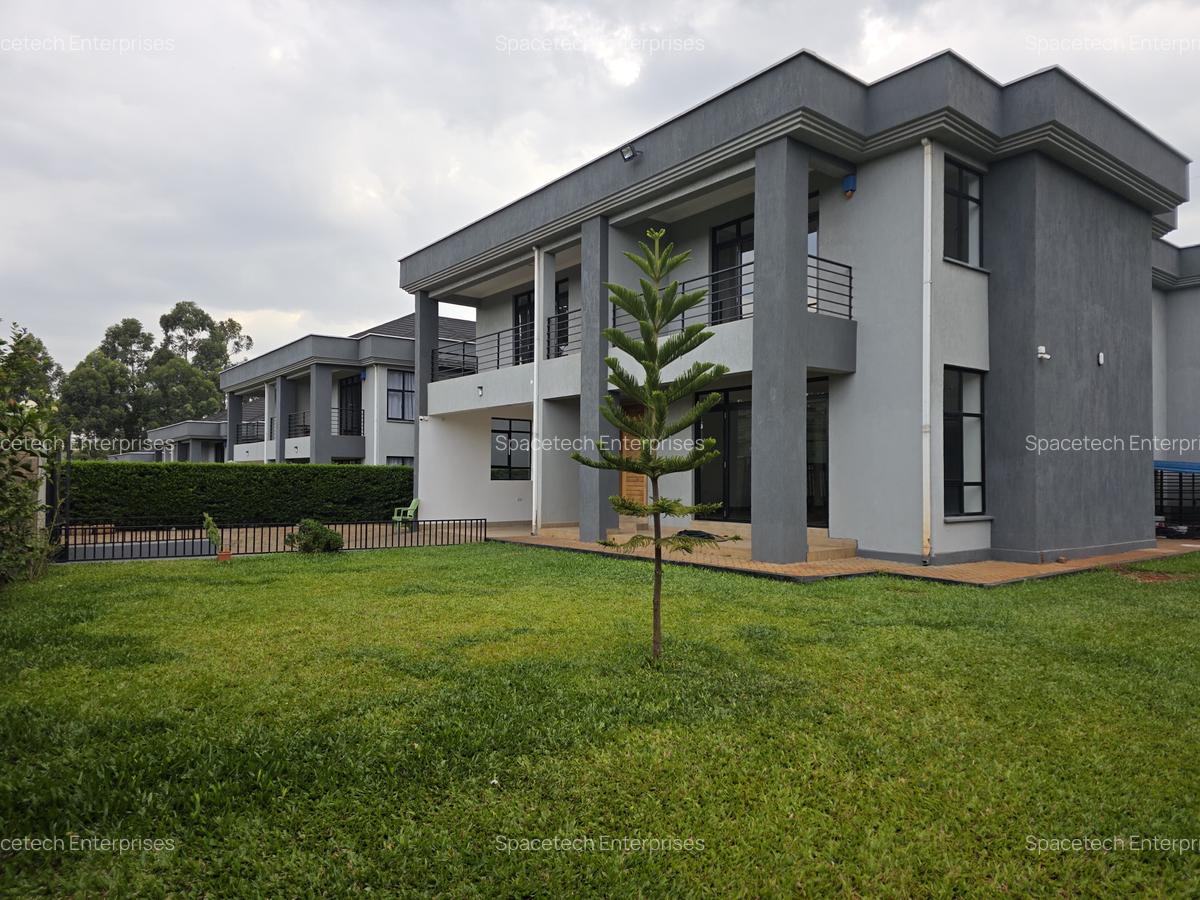 5 Bed Townhouse with En Suite in Ridgeways - 1