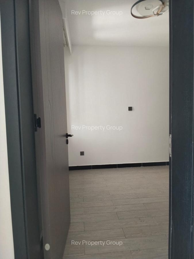 2 Bed Apartment with En Suite in Lavington - 6