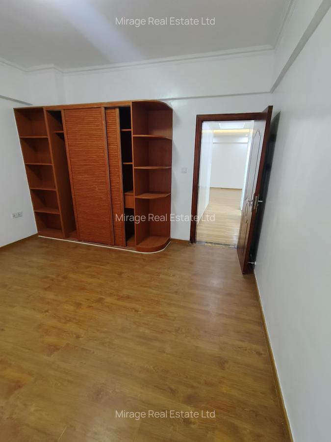 3 Bed Apartment with Swimming Pool in Kilimani - 16