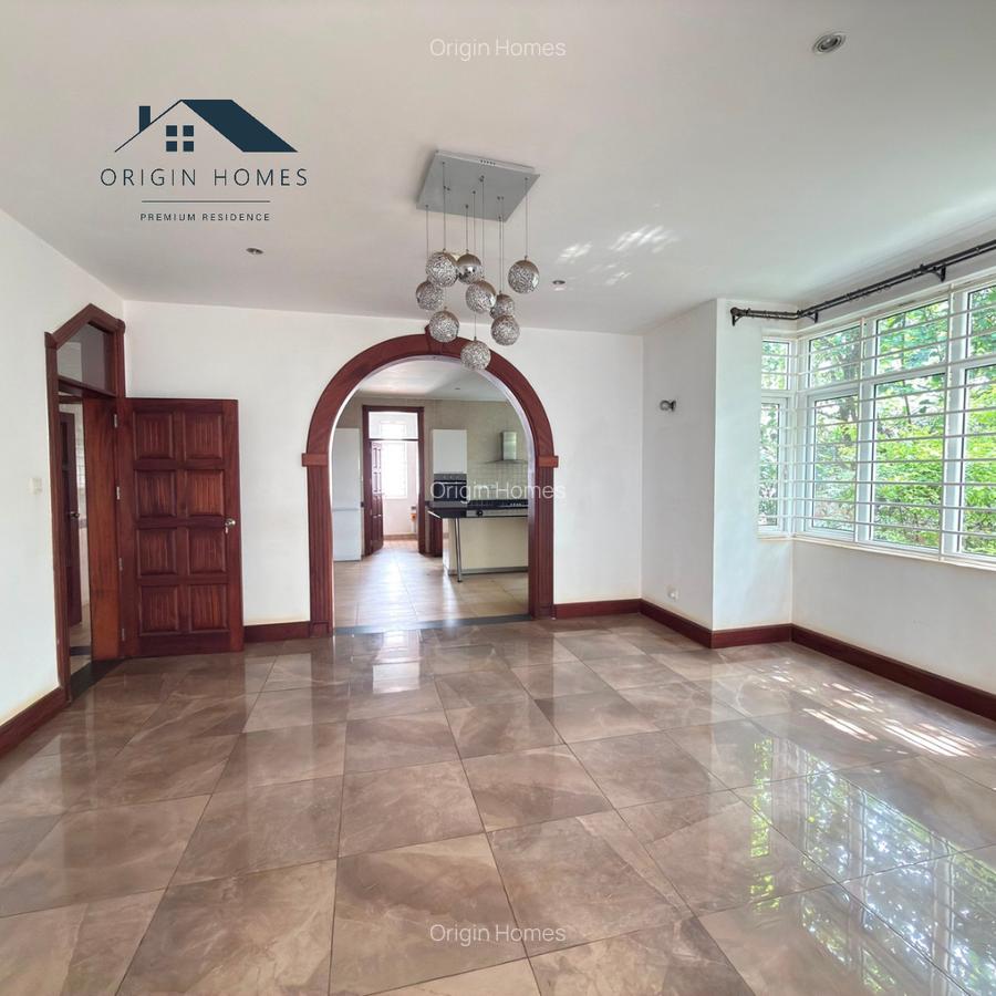 5 Bed House with En Suite at Rosslyn - 10