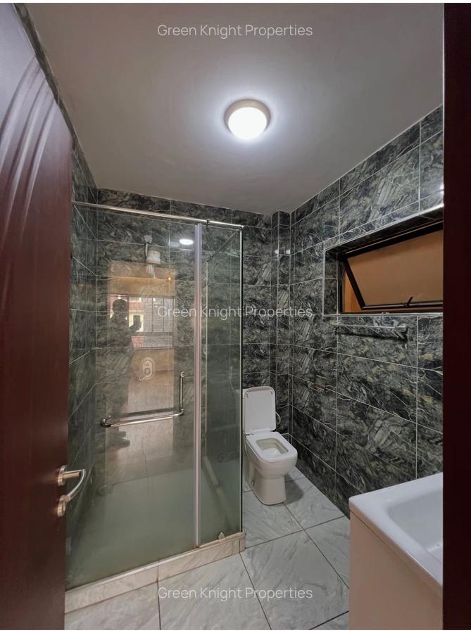5 Bed Townhouse with En Suite in Lavington - 16