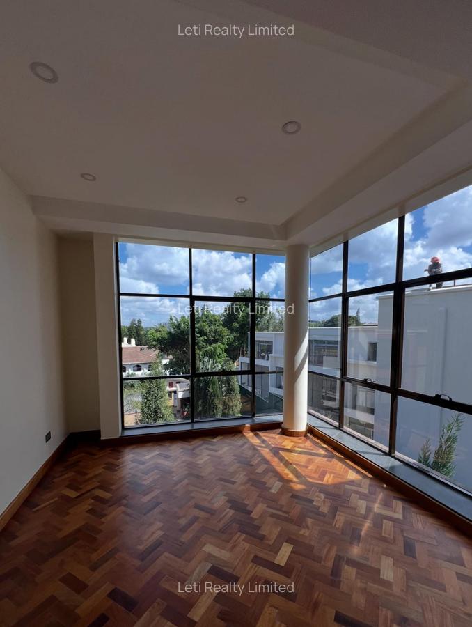 5 Bed Townhouse with En Suite in Lavington - 8