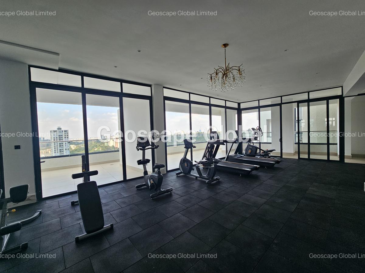4 Bed Apartment with En Suite in Riverside - 2