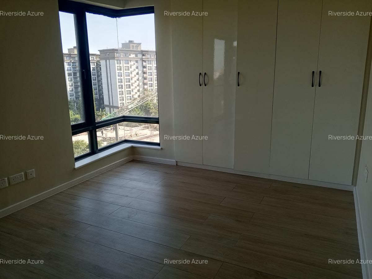 2 Bed Apartment at Brokeside - 8