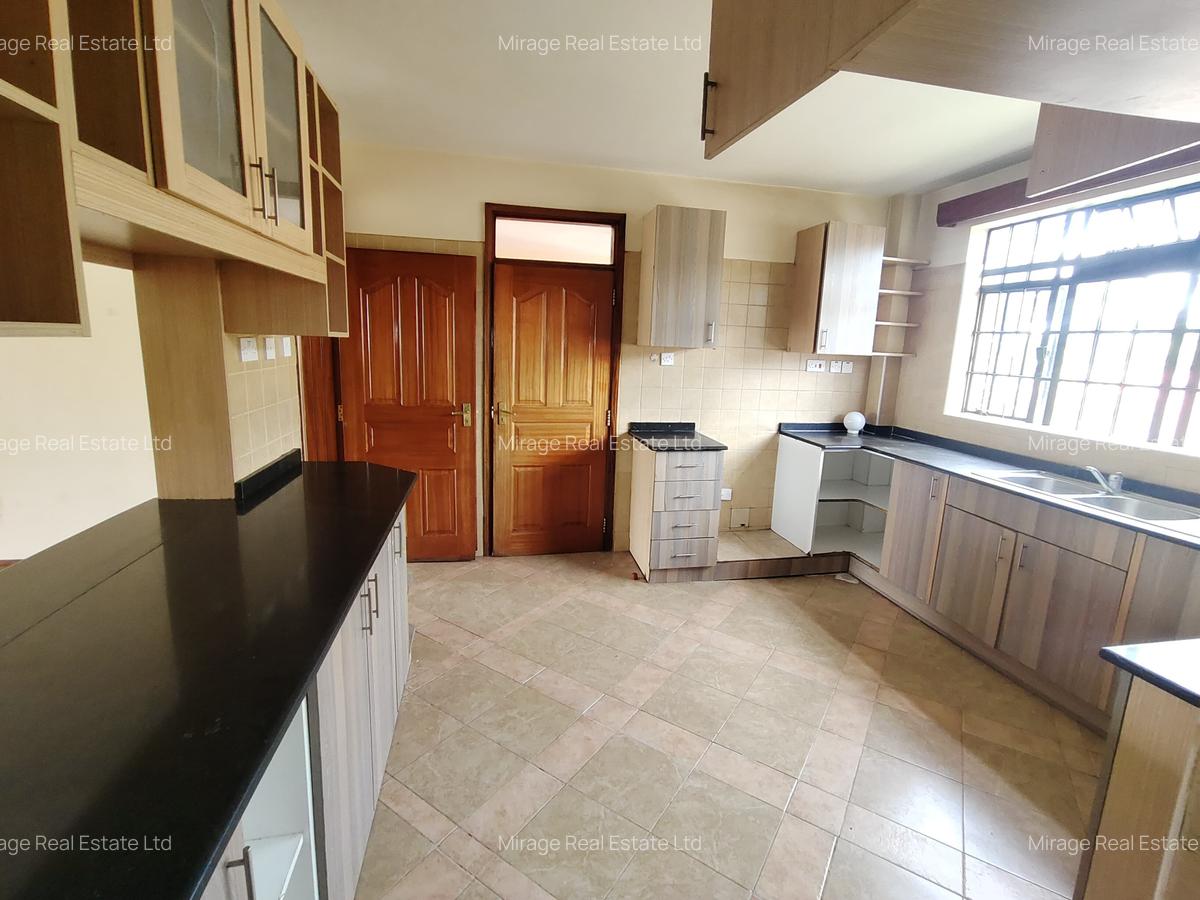 3 Bed Apartment with Swimming Pool in Kilimani - 20