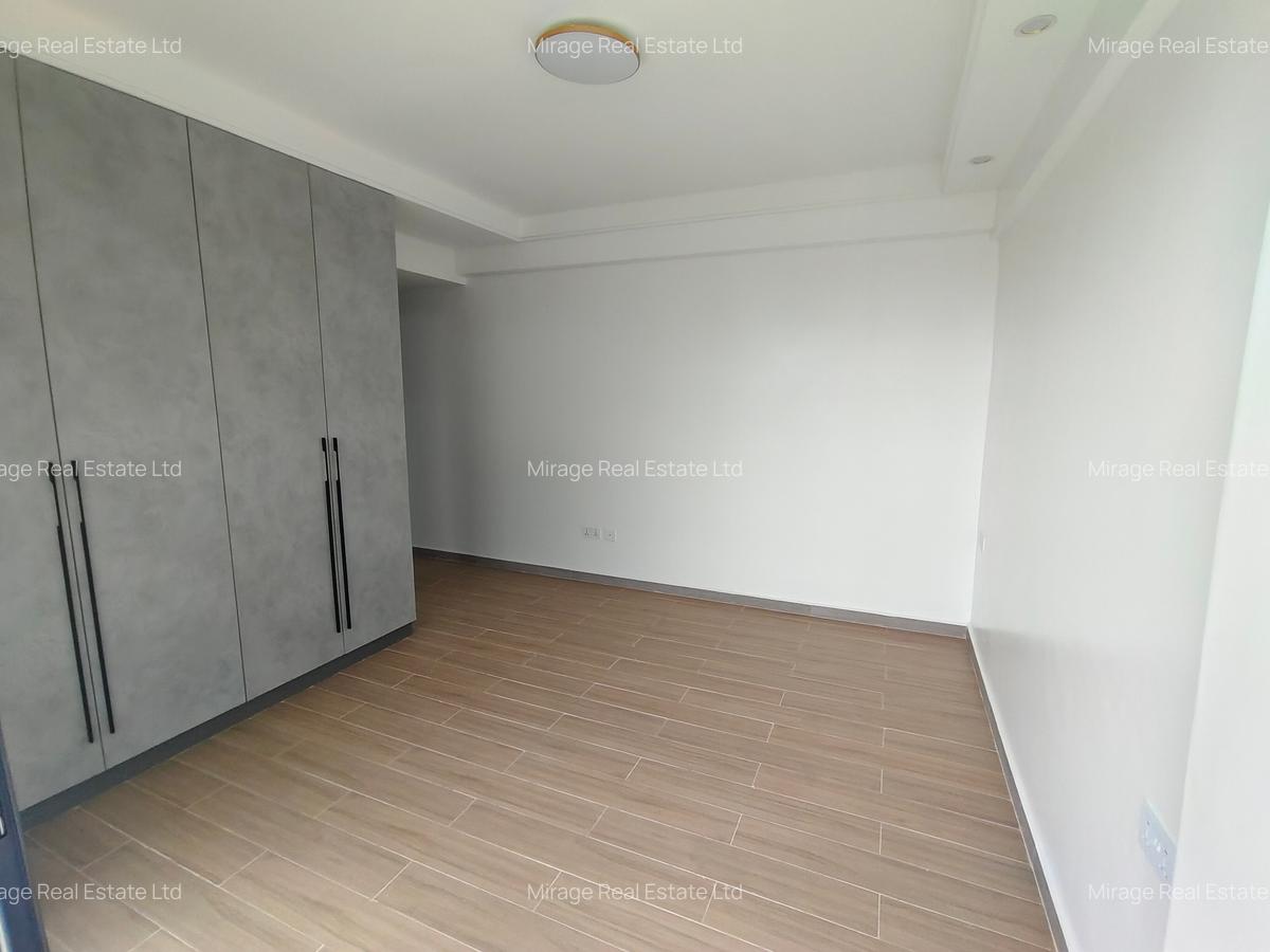 3 Bed Apartment with Gym in Riverside - 4
