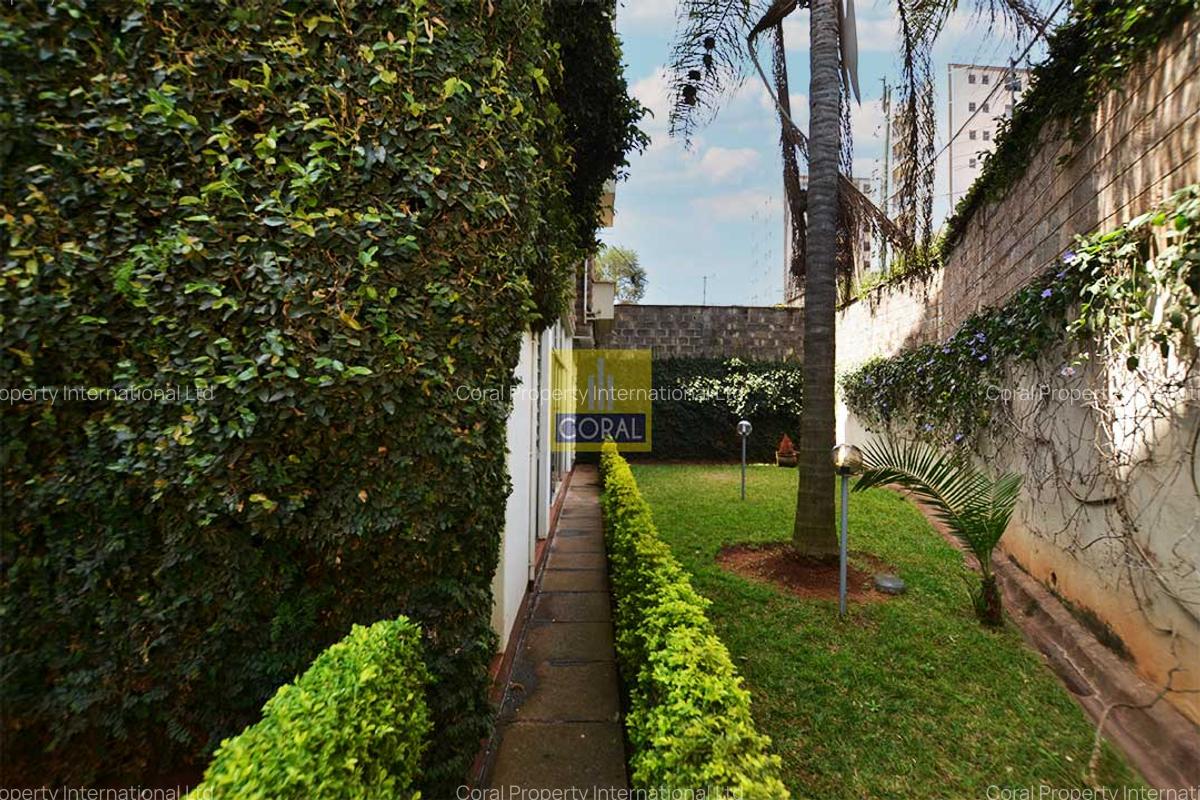 3 Bed Apartment in Kilimani - 16