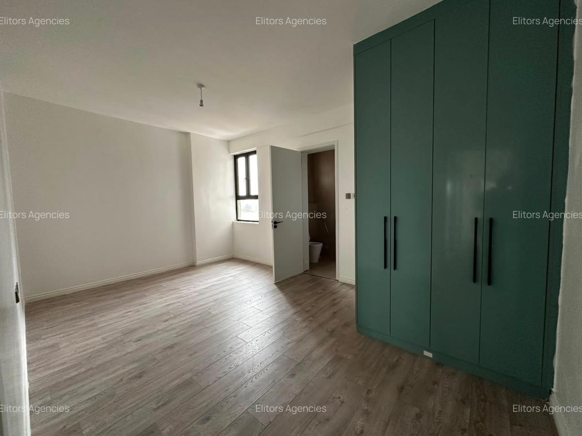 4 Bed Apartment with En Suite at 6Th Parklands Avenue - 16