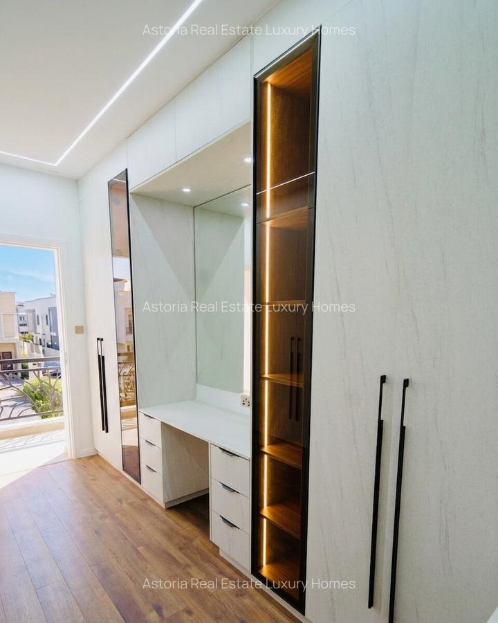 5 Bed Villa with En Suite at 2026-377 - 5