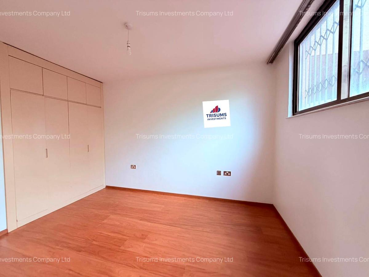 3 Bed Apartment with En Suite in Parklands - 2