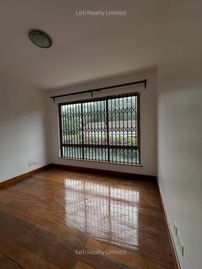 5 Bed Townhouse with En Suite in Lavington - 11