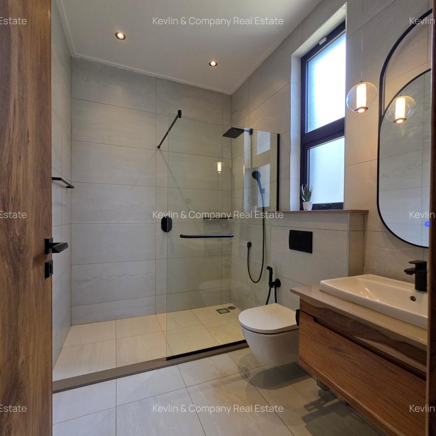 4 Bed Villa with En Suite in Loresho - 10