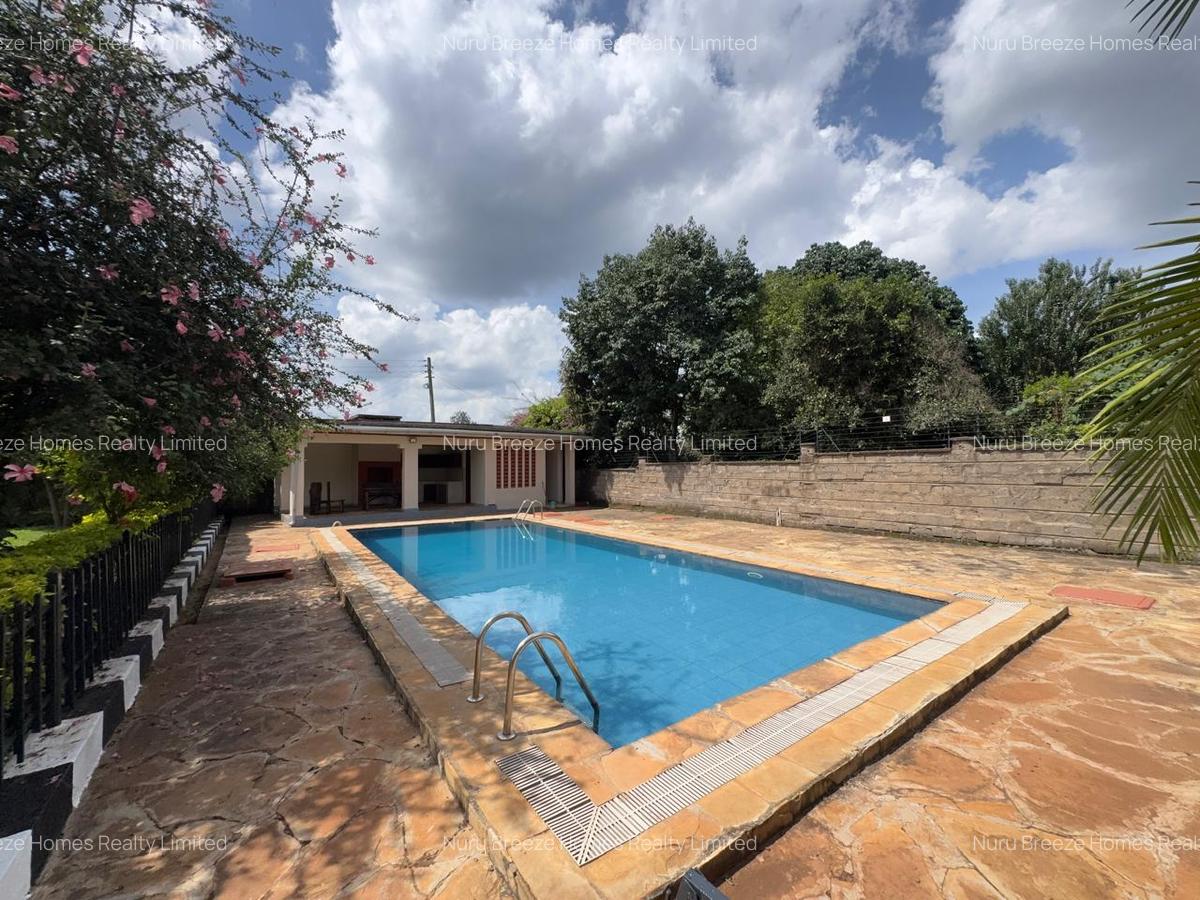 6 Bed House with En Suite in Runda - 11