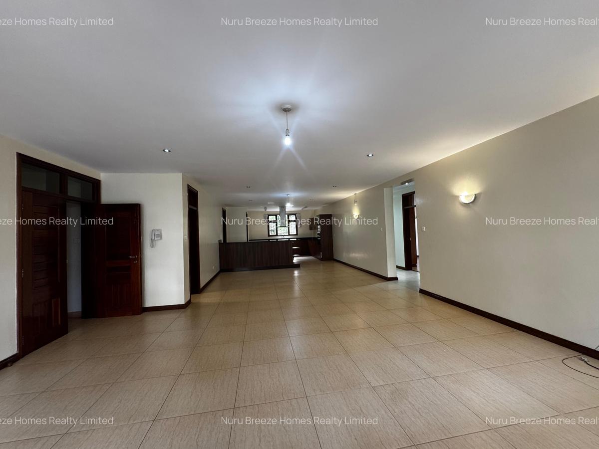 3 Bed Apartment with En Suite in Riverside - 13