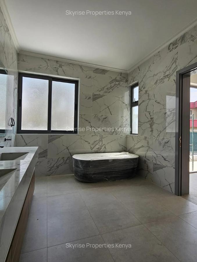 5 Bed Townhouse with En Suite in Lavington - 18