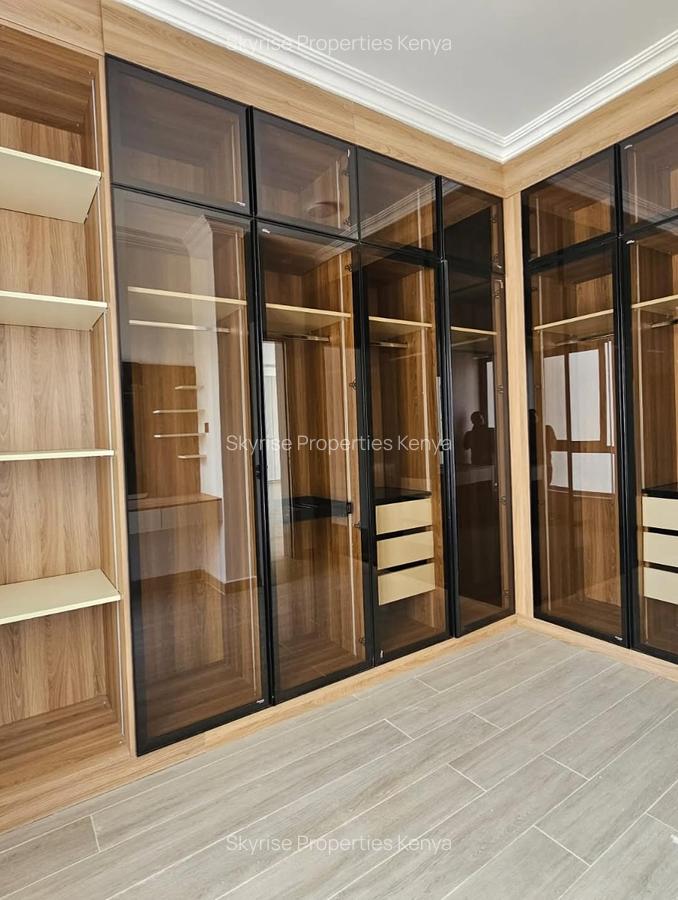 5 Bed Townhouse with En Suite in Lavington - 14