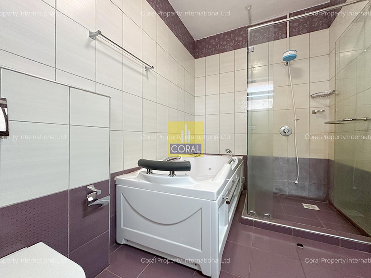 4 Bed Apartment in Parklands - 11