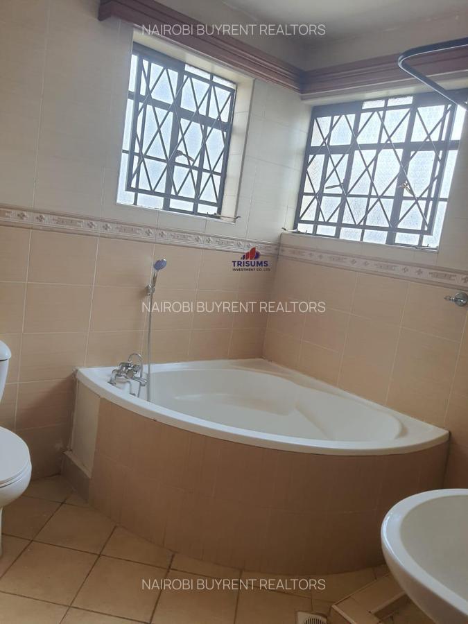 3 Bed Apartment with En Suite in Riverside - 11