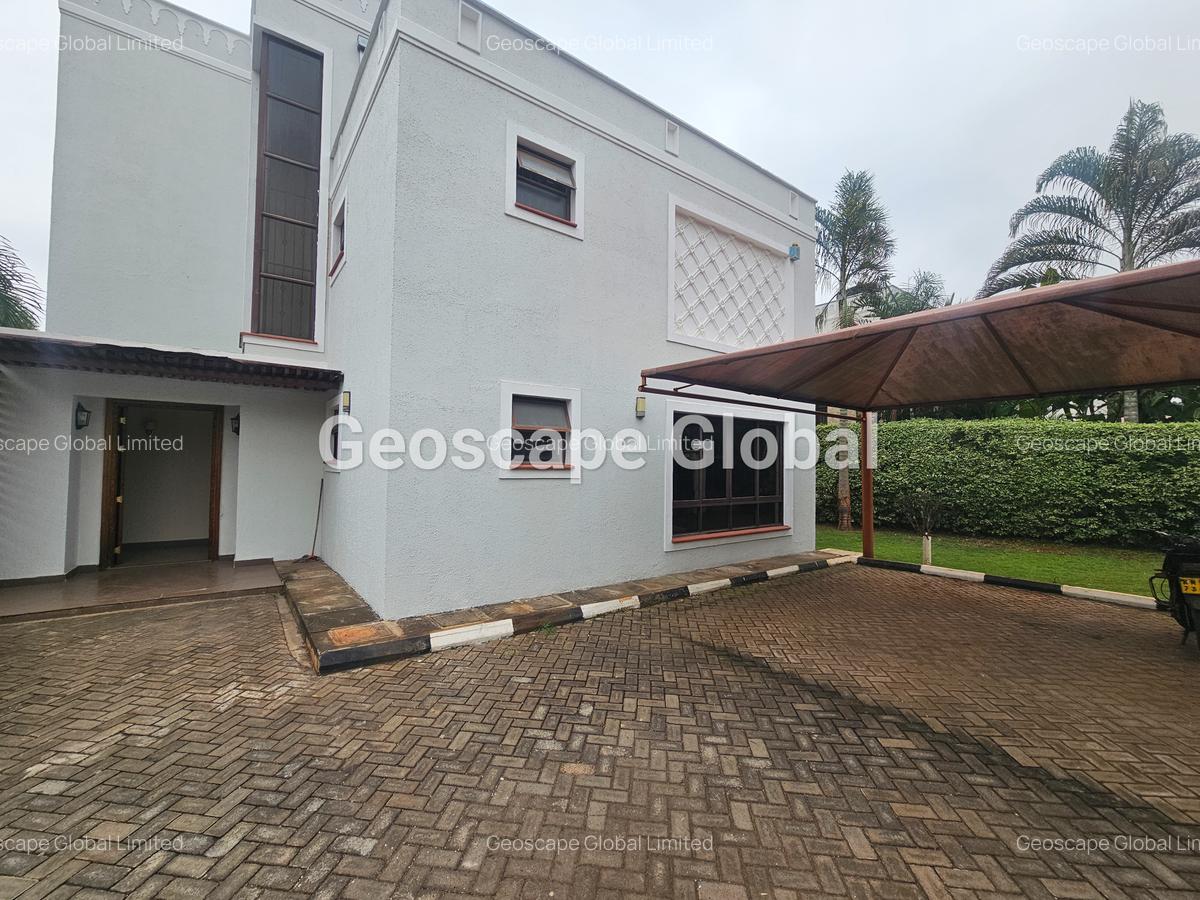 5 Bed Townhouse with En Suite in Lavington - 17