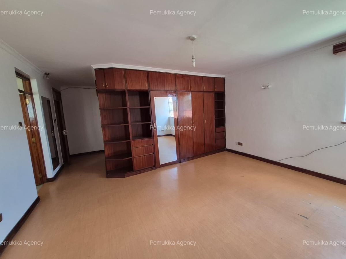 5 Bed House with En Suite at Bogani - 5