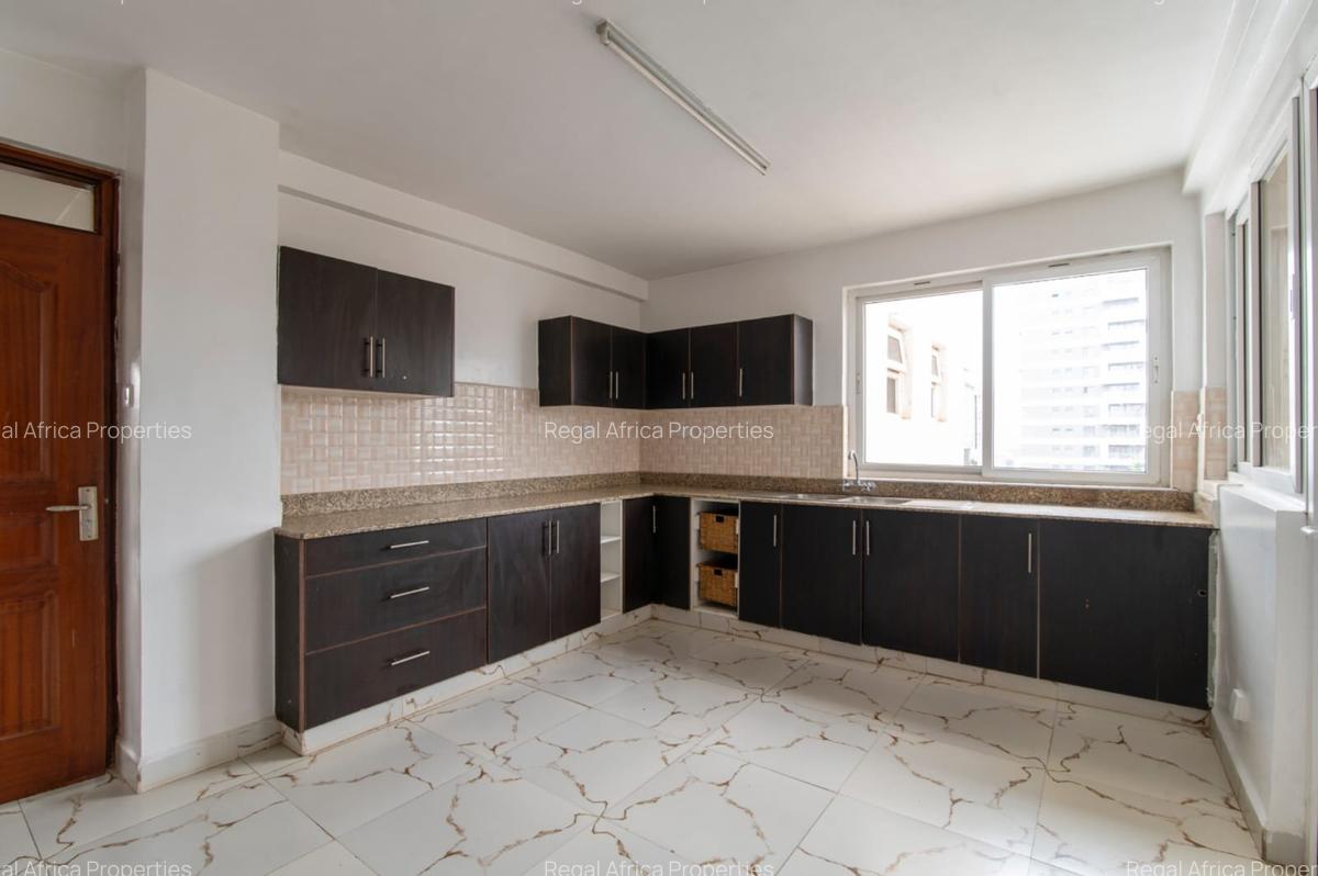 4 Bed Apartment with En Suite in Kilimani - 7