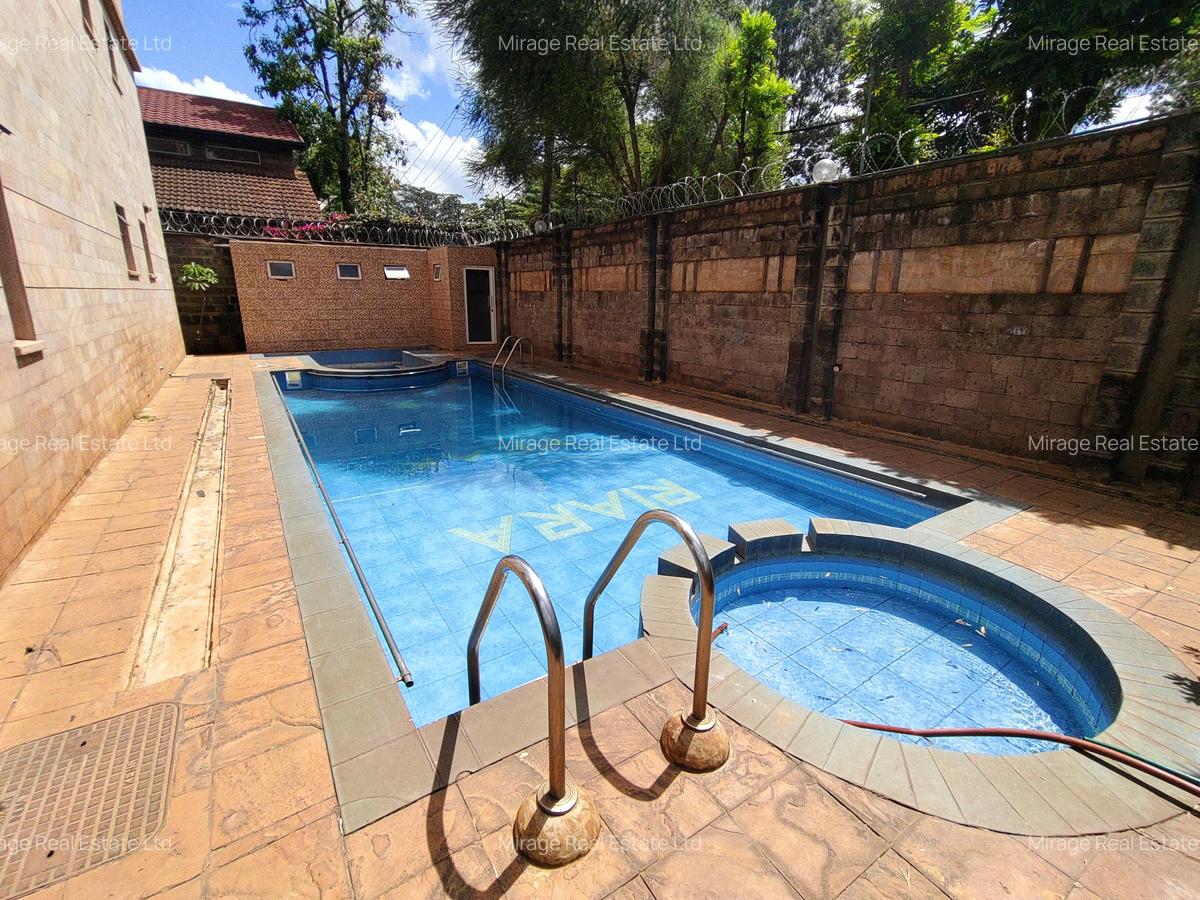 3 Bed Apartment with Swimming Pool in Kilimani - 14