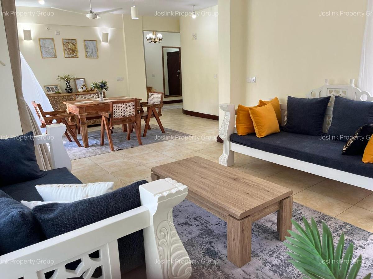 Serviced 2 Bed Apartment with En Suite at Greenwood Drive - 6