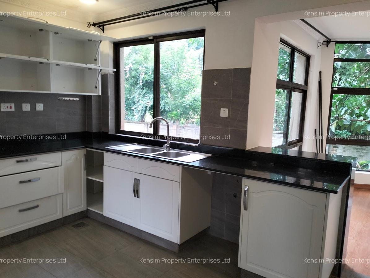 4 Bed Townhouse with En Suite in Lavington - 7