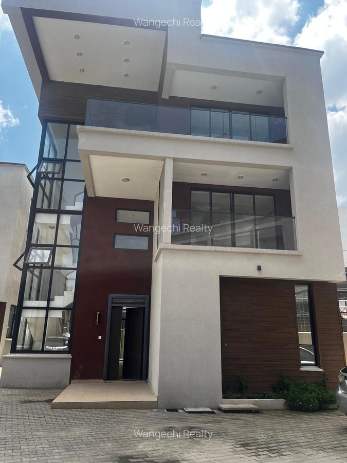 5 Bed Apartment with En Suite in Lavington - 1