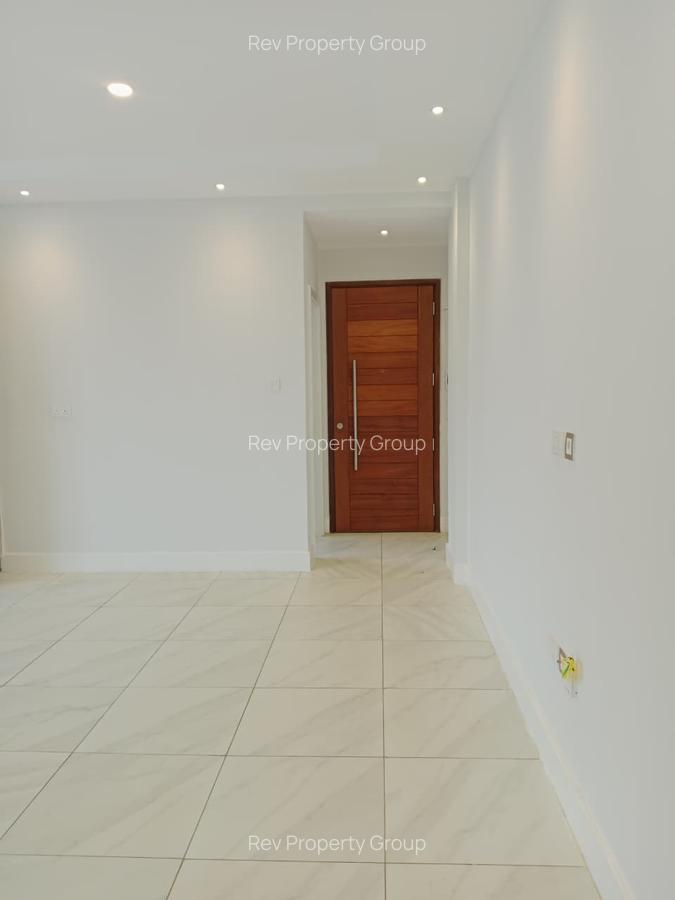 Serviced 1 Bed Apartment with En Suite in Westlands Area - 4