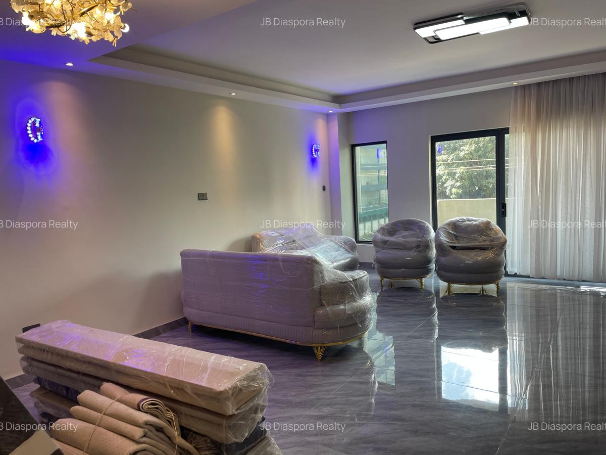 3 Bed Apartment with En Suite at 2Nd Parklands Avenue - 3